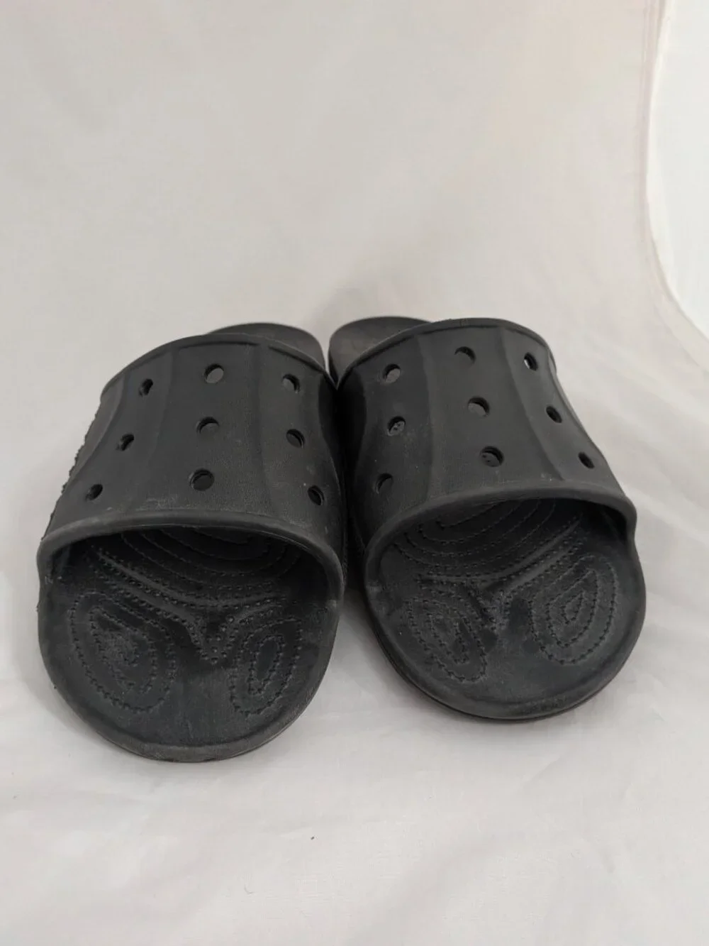 Crocs Iconic Comfort Slides Mens 12 Sandals Waterproof  Pool Lake Beach Summer